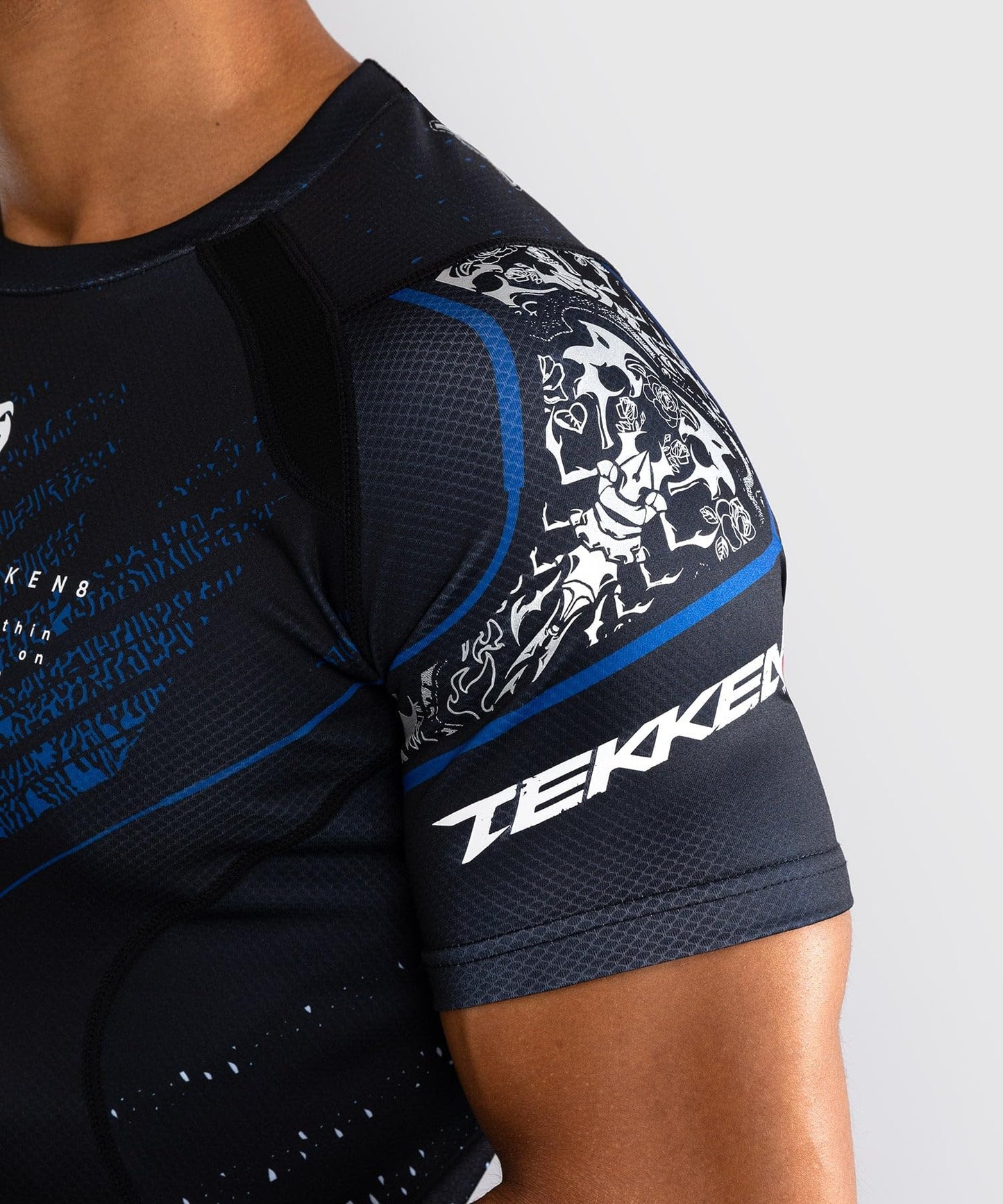 Venum Men's Standard Short Sleeve Rashguard, Black/Blue, Medium